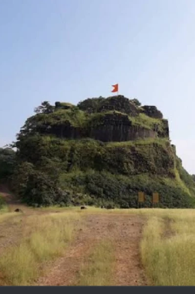 जिजाऊंनी लढवला........ रांगणा

किल्ला.🚩🚩🚩