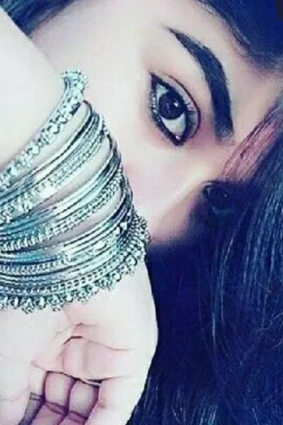 यह कहानी है दो लड़कियों के जो एक दूसरे से है तो अलग पर दोनों के दिल में एक दूसरे के लिए बेशुमार प्यार है हमारी सोसाइटी इसे एक्सेप्ट नहीं करते हैं