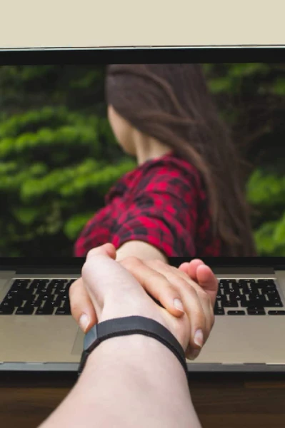 Online नातं... प्रेमाचं 💞