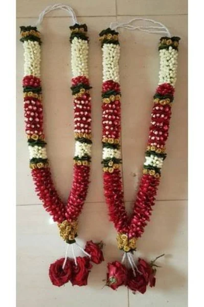 फूलों की माला