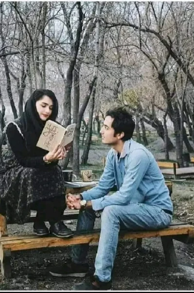 बाँह में है और कोई चाह में है और कोई , लेखिका - ओमश्री सिंह , लखनऊ ।