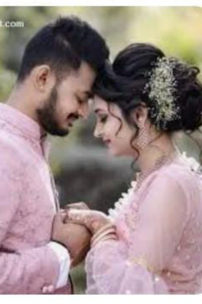 ত্রিকোণ প্রেমের গল্প
অনুপমা মহন্ত