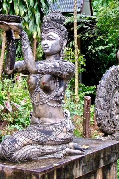 மாமழை போற்றுதும் மாமலை போற்றுதும்