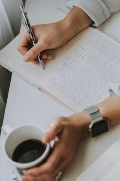 ✍️