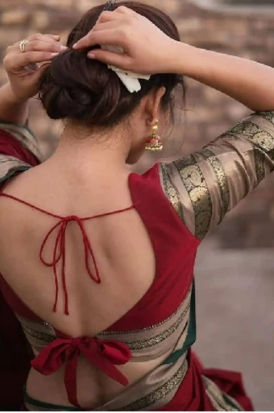 হাউস ওয়াইফ