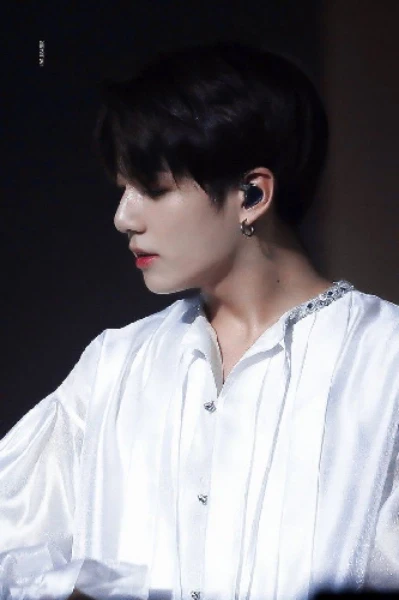 Transmigration As A Mafia King's Ømega Wife~~ [TaeKook FF]