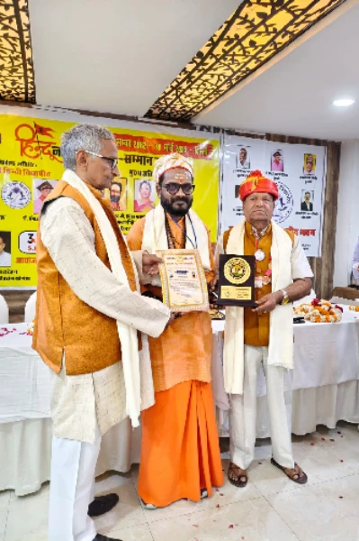 काशी हिंदी विद्यापीठ वाराणसी और परिवर्तन योगेश संस्थान द्वारा दिल्ली में हिंदू नव वर्ष सम्मान समारोह मनाया गया
