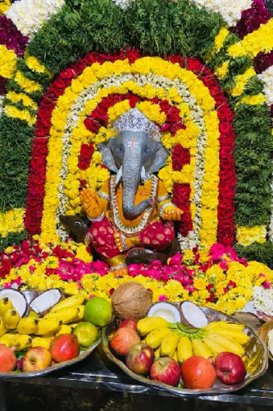 கடவுள் அமைத்து வைத்த மேடை!!