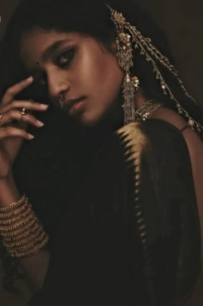 हमारे नसीब में..