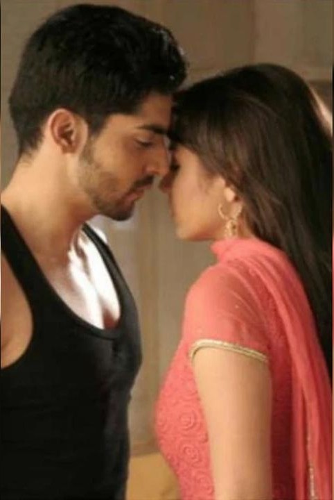 thimirupuduchavan kaiyil thiththikkum aval  😍 thenmozhi 😍