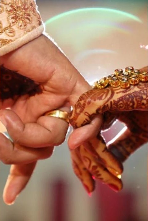 পদ্ম পাতায় জল।