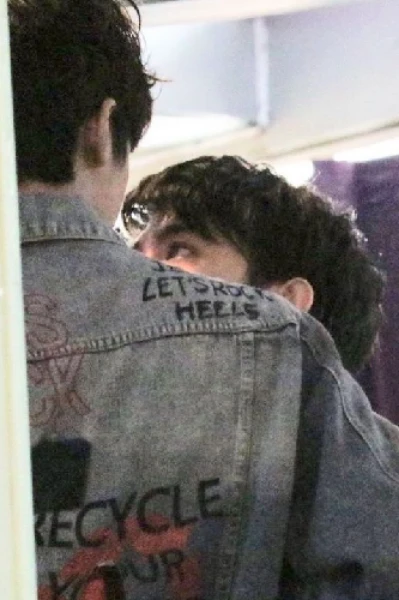 പ്രണയം തളിർക്കുമ്പോൾ... 😘