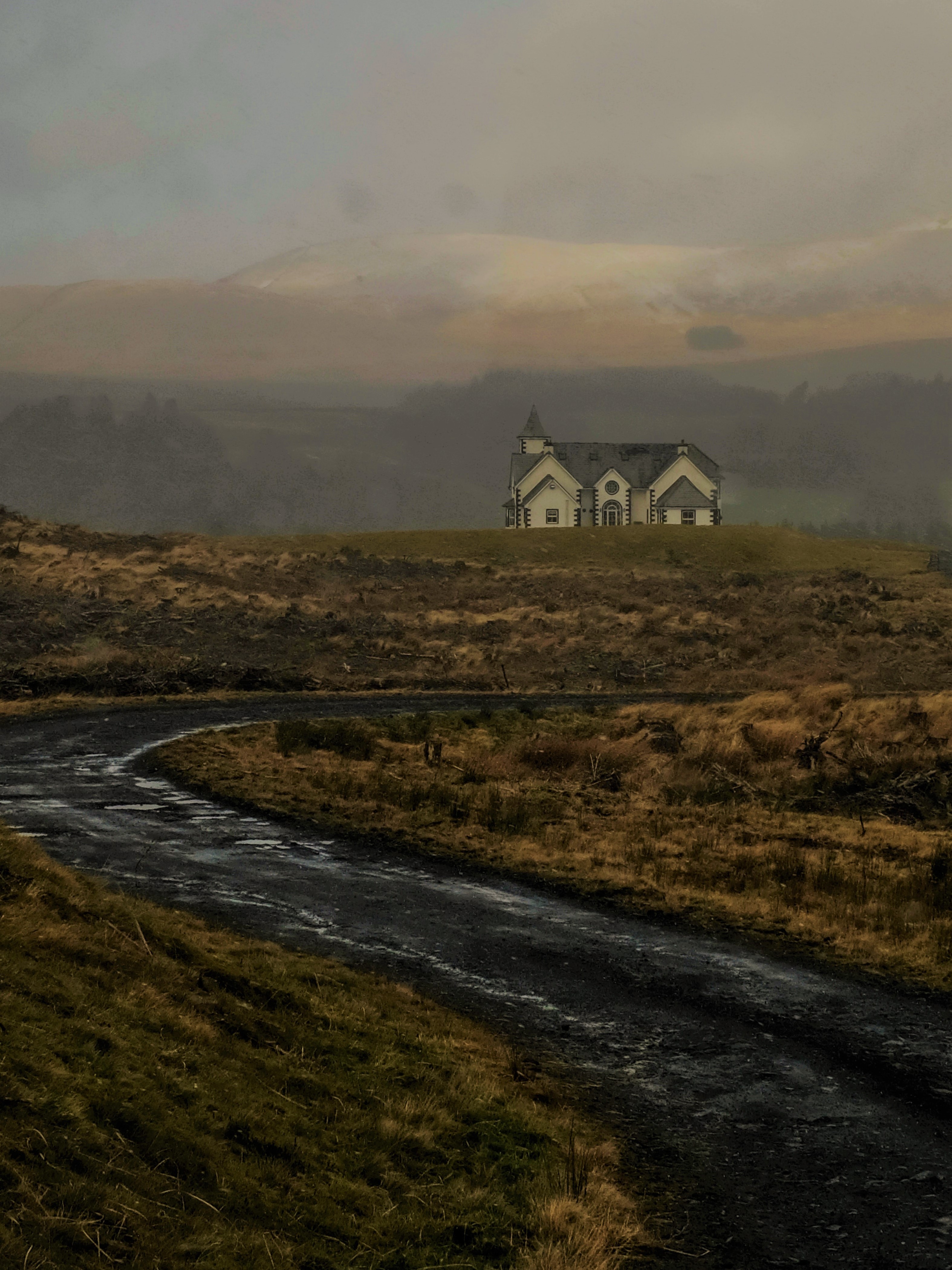 एकाकी (भयकथा)