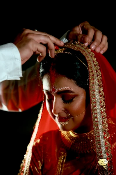 সাত পাকে বাঁধা