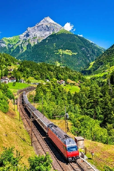 ರೈಲು ಪ್ರಯಾಣ  ಆಹ್ಲಾದಕರವಾಗಿತ್ತು