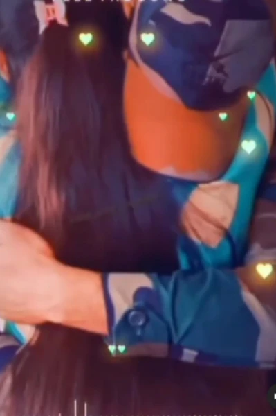 साथ साथ चलते चलते।