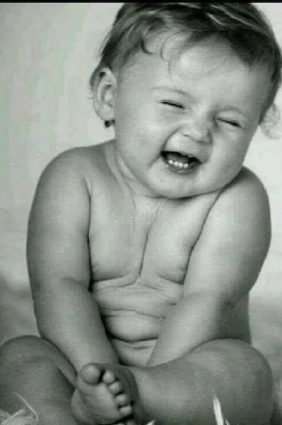 হাসলে দাঁত সামলে 🍃