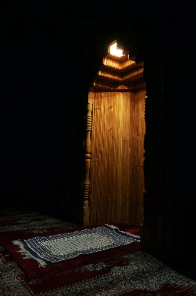 রক্তে ভেজা জায়নামাজ