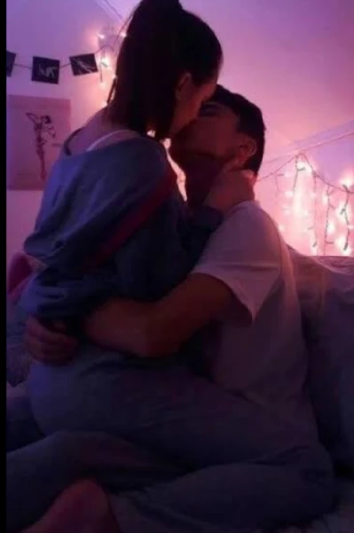 ROOMMATES 🖤 ( completed )