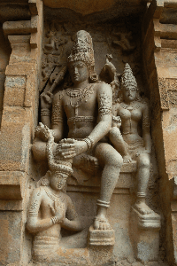 இன்மொழியும் அருண்மொழியும்.